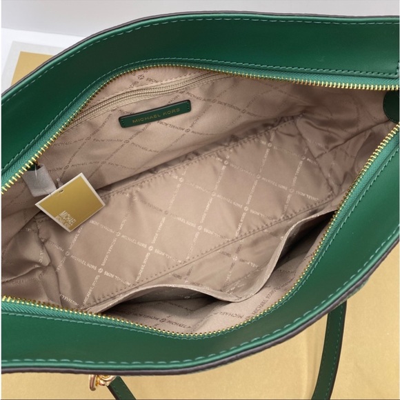 New Michael Kors Medium Front Zip
Chain Tote Bag Leather JEWEL GREEN - Picture 11 of 14